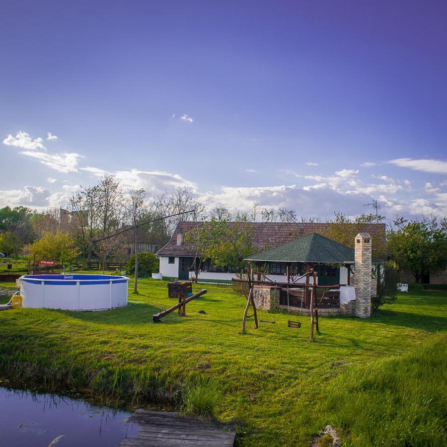 Etno Salas - Etno Ranch - Seosko Turisticko Domacinstvo Villa Palić Exterior foto