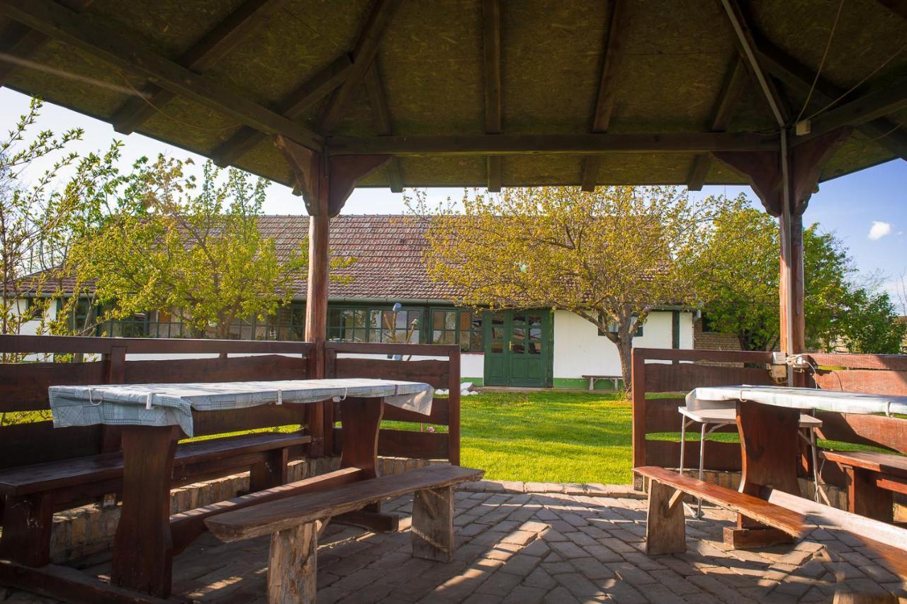 Etno Salas - Etno Ranch - Seosko Turisticko Domacinstvo Villa Palić Exterior foto